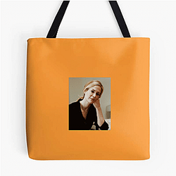 Sarah Paulson is also a stage actress Sarah Paulson Bags