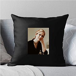 Sarah Paulson is also a stage actress Sarah Paulson Pillows Cover