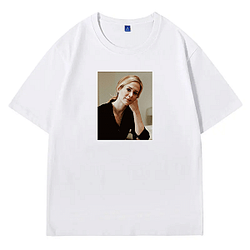Sarah Paulson is also a stage actress Sarah Paulson T-Shirts