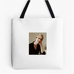 Sarah Paulson is also a stage actress Sarah Paulson Bags