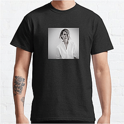 Sarah Paulson is known for her horror and drama roles Sarah Paulson T-Shirts