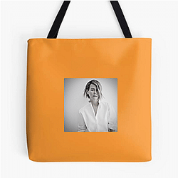 Sarah Paulson is known for her horror and drama roles Sarah Paulson Bags