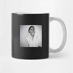Sarah Paulson is known for her horror and drama roles Sarah Paulson Mugs