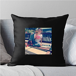 Scarlett Estevez has a brother who is also an actor Scarlett Estevez Pillows Cover