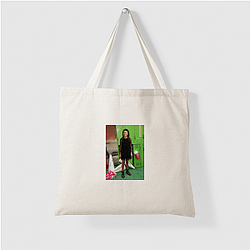 Scarlett Estevez has a bright personality Scarlett Estevez Bags