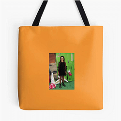 Scarlett Estevez has a bright personality Scarlett Estevez Bags