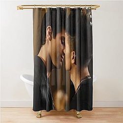 Magnus and Alec Kissing - Shadowhunters Shower Curtain