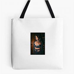 Red Carpet Queen Simone Ashley Bags