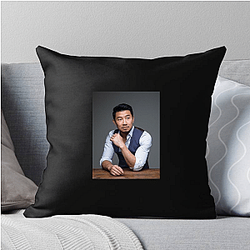 Simu Liu was a former accountant Simu Liu Pillows Cover