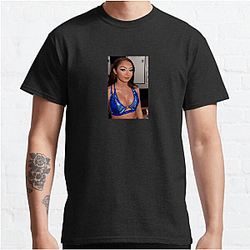 Skye Blue The Queen of The Ring Skye Blue T-Shirts