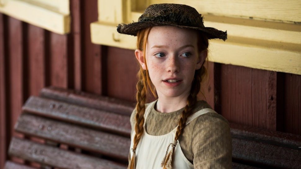 Amybeth Shop: The Actress Behind the Hottest Fashion Trends