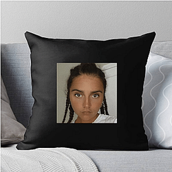 Stephania Ergemlidze The Queen of The Court Stephania Ergemlidze Pillows Cover