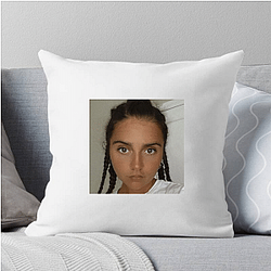 Stephania Ergemlidze The Queen of The Court Stephania Ergemlidze Pillows Cover