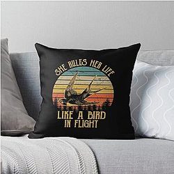 Stevie Nicks She Rules Her Life Like A Bird In Flight Vintage Throw Pillow