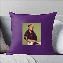 Storm Reid The Queen of The Stage Storm Reid Pillows Cover