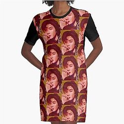 BTS Red T-Shirt Kleid
