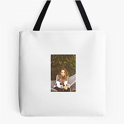 Taissa Farmiga is the younger sister of Vera Farmiga Taissa Farmiga Bags