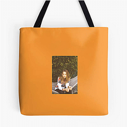 Taissa Farmiga is the younger sister of Vera Farmiga Taissa Farmiga Bags