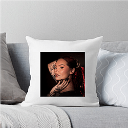 Pop Artist Talia Mar Pillows Cover