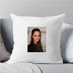 Versatile Performer Taryn Manning Pillows Cover