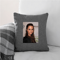 Versatile Performer Taryn Manning Pillows Cover