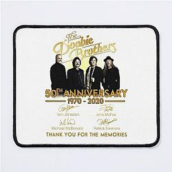 ドビエス・ブラザーズ50周年記念 1970 2020 音楽バンドTシャツ- 女性のピンクのマウス パッドのための人の歌手シャツのための金属の音楽バンド シャツ