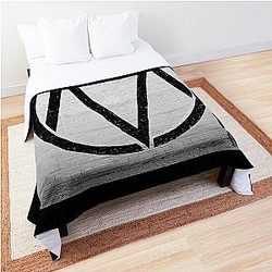 The Maine black white Comforter