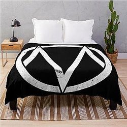 The Maine Grunge Throw Blanket