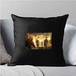 The 5th Wave's plot involves an alien invasion The 5Th Wave Pillows Cover