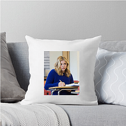 The 5th Wave had mixed critical reviews The 5Th Wave Pillows Cover