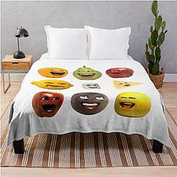 The Annoying Orange y personajes tiran manta