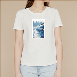 The Hateful Eight's plot involves a brutal blizzard The Hateful Eight T-Shirts