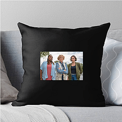 Amateur Detectives The Marlow Murder Club Pillows Cover
