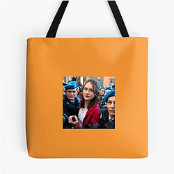 Justice Battle The Twisted Tale Of Amanda Knox Bags