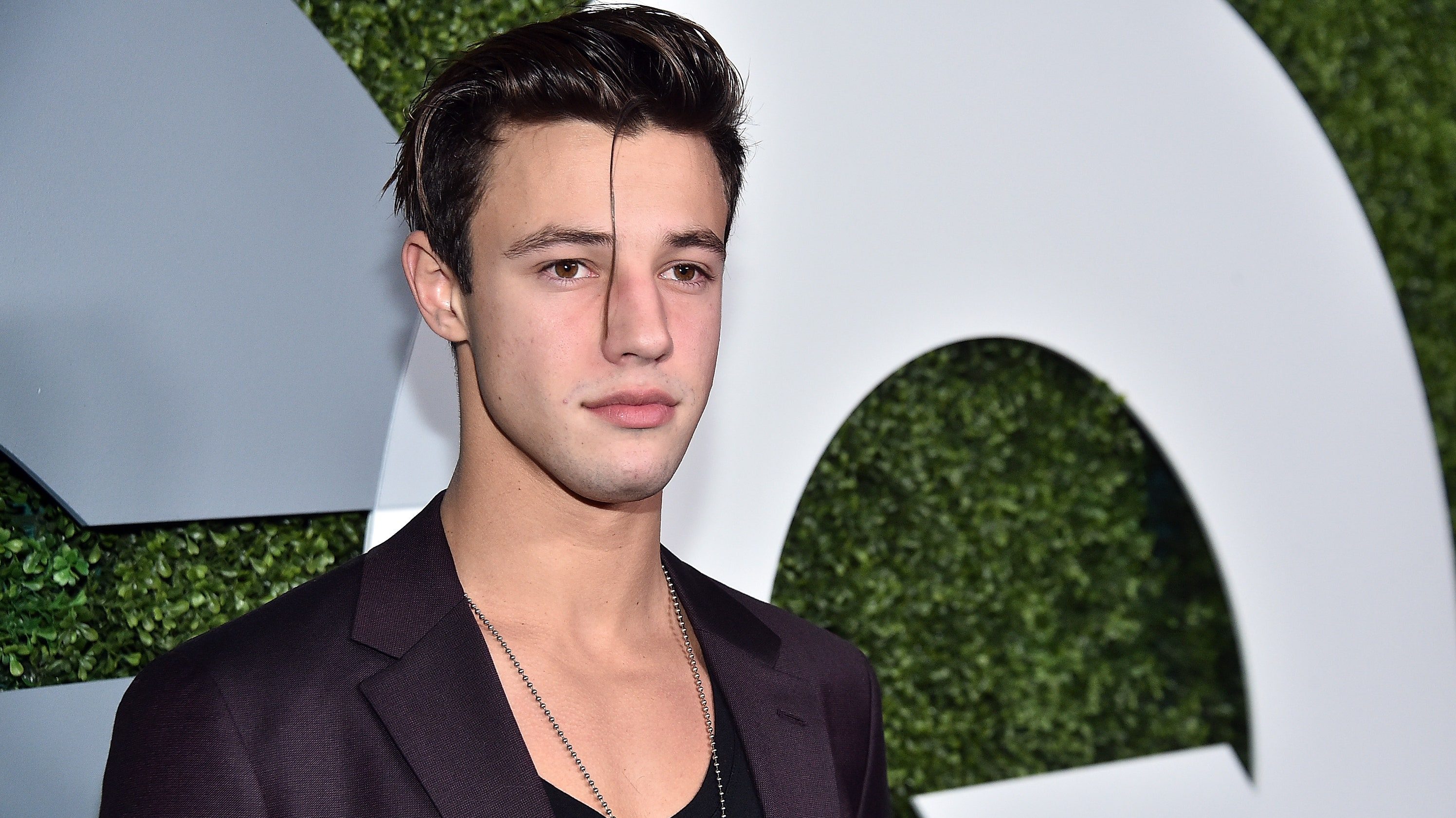Unlocking the Cameron Dallas Store: A YouTuber's Dream Shopping Hub