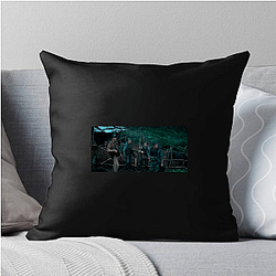 Triple Frontier's plot is about former Special Forces Triple Frontier Pillows Cover
