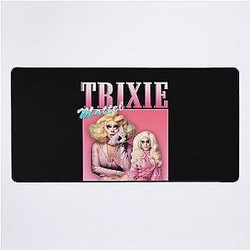 Trixie Mattel vintage retro design     Desk Mat