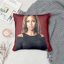 Tyra Banks - The Tyra Banks Show Emmy Winner Tyra Banks Pillows Cover