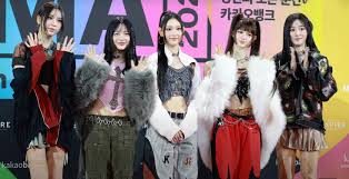 Top Newjeans Merch You Can't Miss: Elevate Your Fan Game!