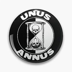 Unus Annus Fashion Graphic Classic Pin