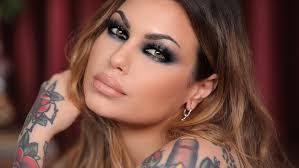 Bailey Sarians Best Makeup Looks A Deep Dive into Her Signature Style