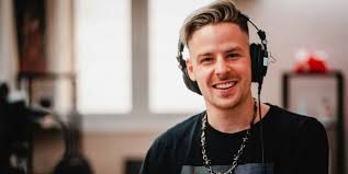 Why Rewinside Merch Shop is a Must-Visit for Fans of the Youtuber