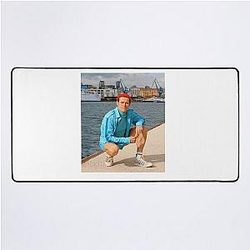 Willem Dafoe Desk Mat