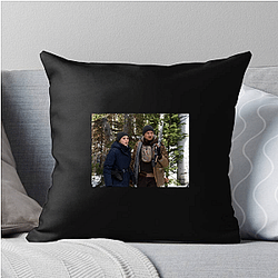 Wind River stars Jeremy Renner and Elizabeth Olsen Wind River Pillows Cover