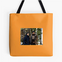 Wind River stars Jeremy Renner and Elizabeth Olsen Wind River Bags