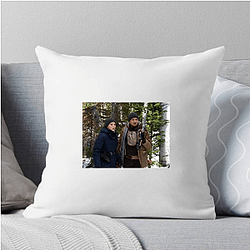 Wind River stars Jeremy Renner and Elizabeth Olsen Wind River Pillows Cover