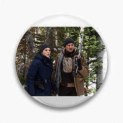 Wind River stars Jeremy Renner and Elizabeth Olsen Wind River Pins