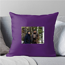 Wind River stars Jeremy Renner and Elizabeth Olsen Wind River Pillows Cover