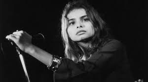 Mazzy Star Merchandise: Singer Hope Sandoval’s Iconic Gear