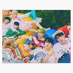 ATeez - Minjae, Junmin, Sumin, Jinsik, Hyunwoo, Hunter, Junghoon, Seeun, Yujun, Yechan